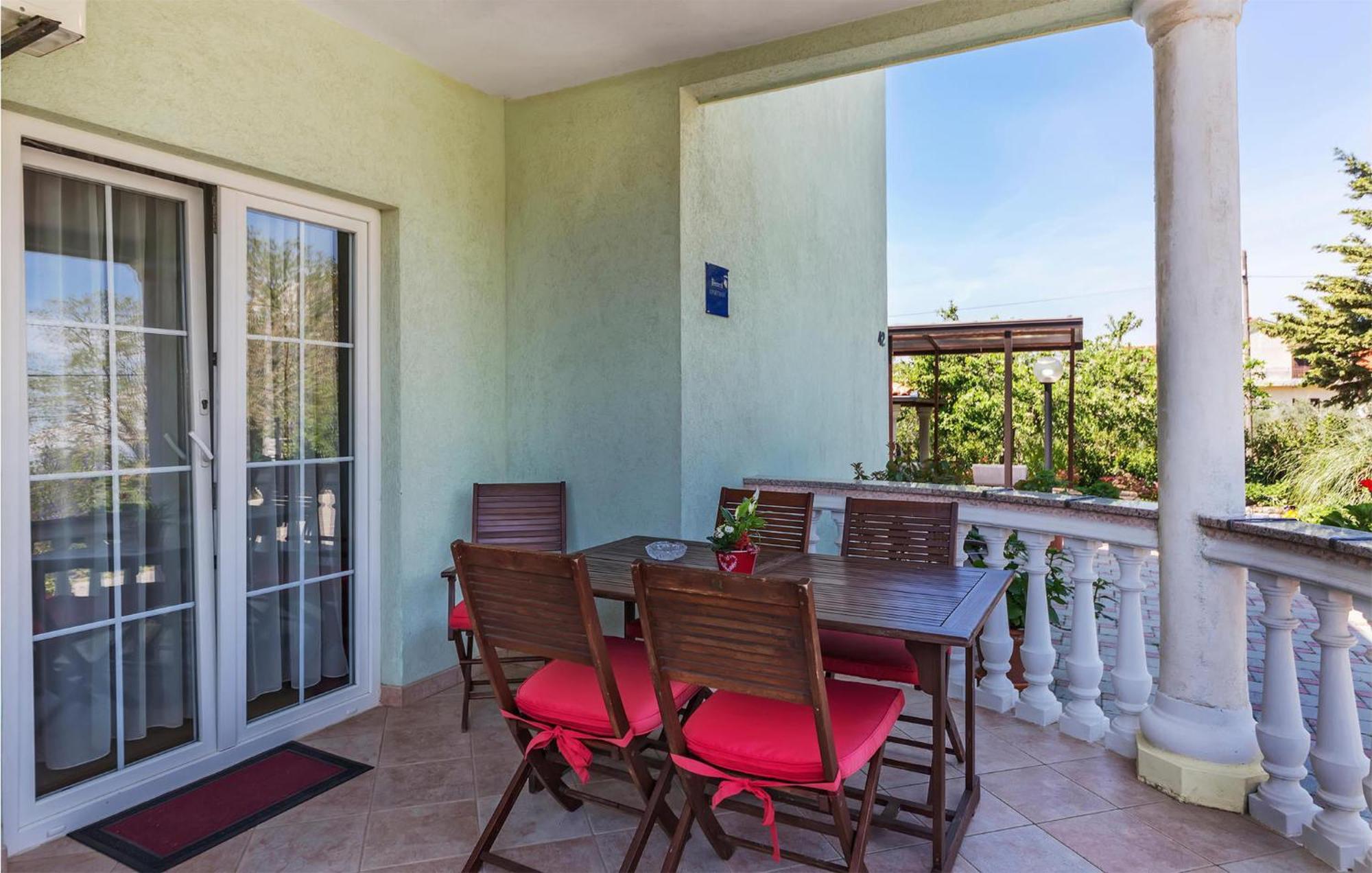 2 Bedroom Beautiful Apartment In Valtura Luaran gambar